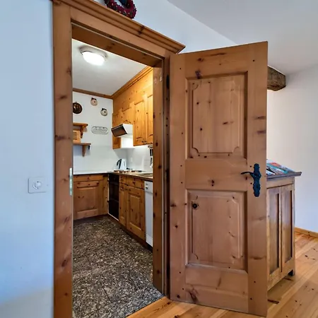 Chesa Pradash - Celerina Apartment *